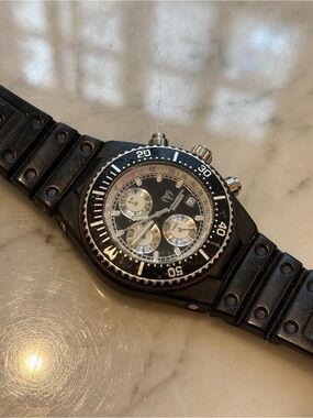 INVICTA Pro Diver chronograph “Shark” variant